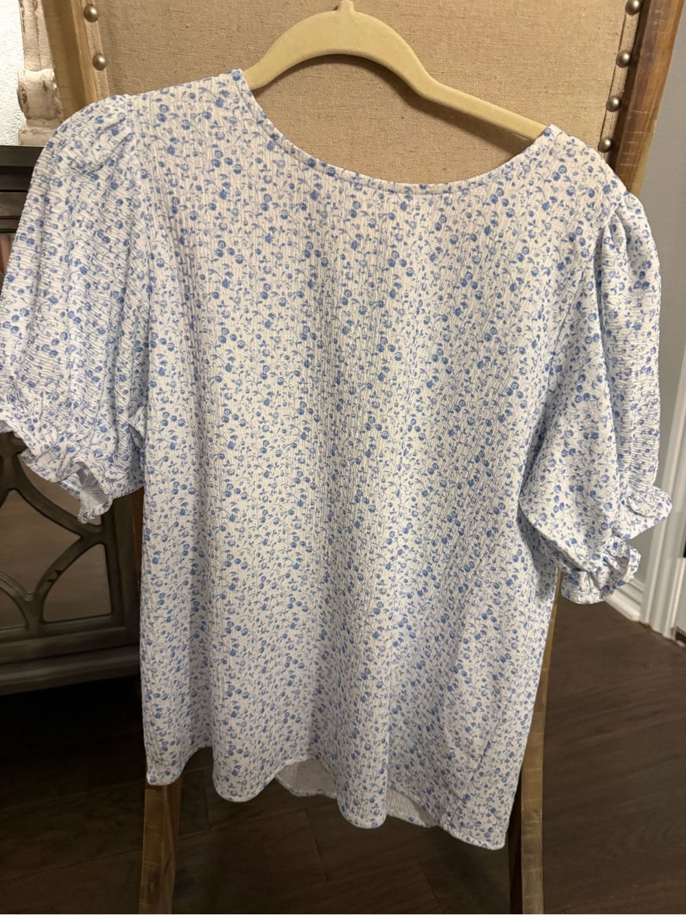 Blue Floral Puff-Sleeve Women's Top